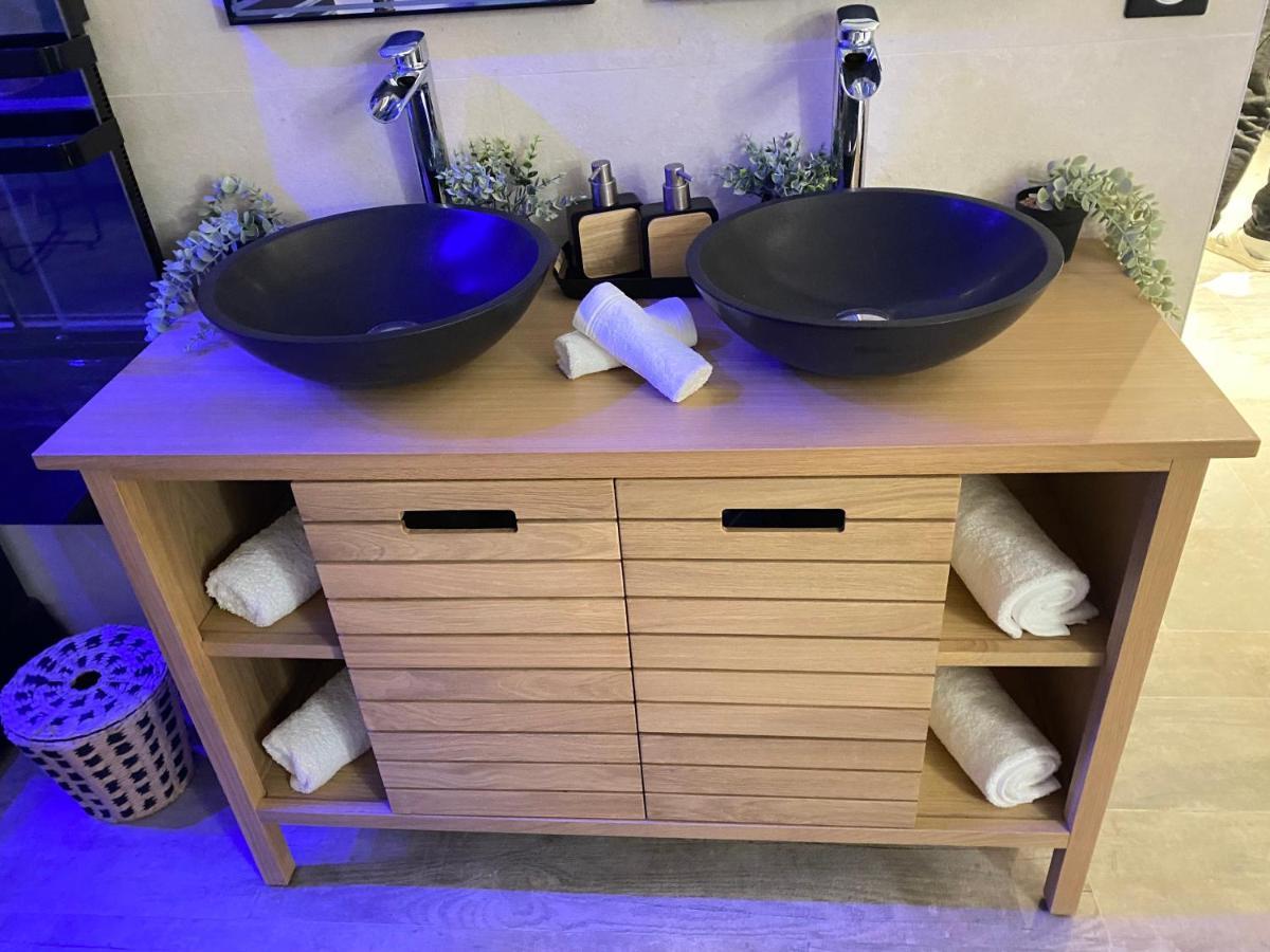 Bioty Chill & Spa Le Blanc-Mesnil Εξωτερικό φωτογραφία